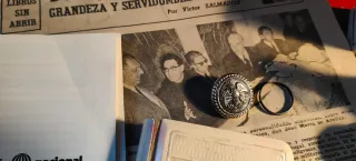 Lote de objetos antiguos y coleccionables