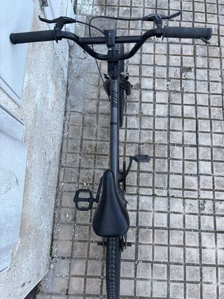 Bici BMX gris