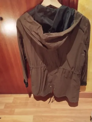 Parka verde chica