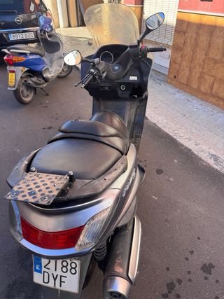 Yamaha Majesty 400 Maxi Scooter