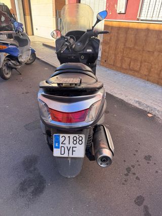 Yamaha Majesty 400 Maxi Scooter