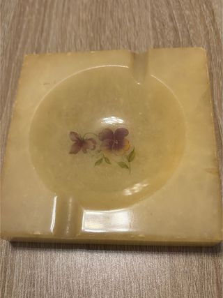 Posacenere vintage in alabastro con fiori