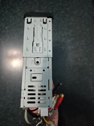 Autoradio Clarion CZ202ER