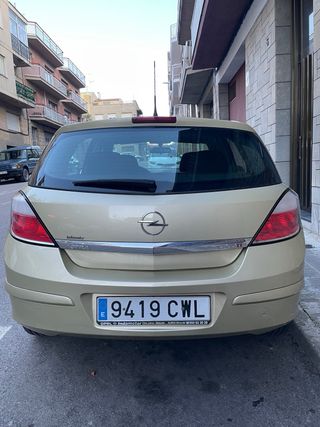 Opel Astra 2004