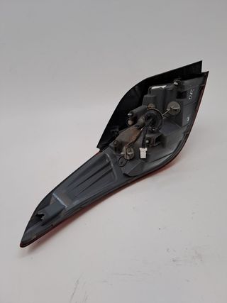 PILOTO TRASERO DERECHO HYUNDAI ELANTRA (MD)