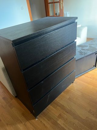 Cómoda Negra 4 Cajones Amplios