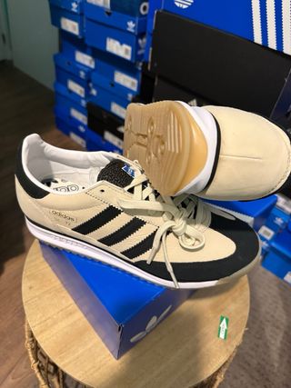 Zapatillas Adidas SL72 Talla 42 Beige/Negro