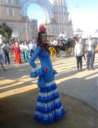 Traje de flamenca azul y blanco