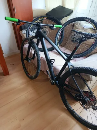 Bicicleta de carbono MTB