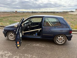 Renault Clio 16v