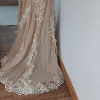 Vestido de Novia Beige con Encaje