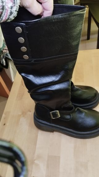 Botas altas negras talla 38