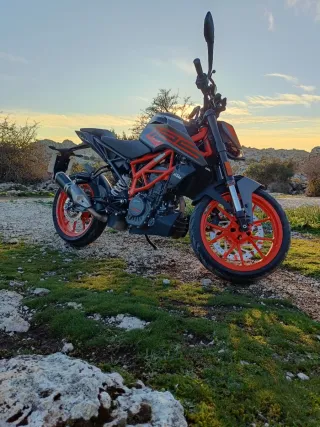 KTM Duke 125 - Como Nueva