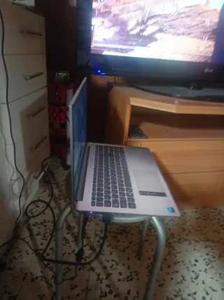 Portátil Lenovo IdeaPad Slim 3