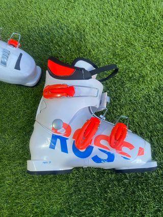 Esquís y botas de esquí Rossignol y Elan