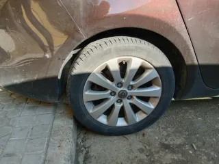 Llantas y neunaticos235/50/17 5x115 Opel Zafira to