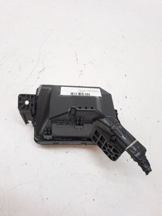 CAJA RELES / FUSIBLES TOYOTA YARIS (4)