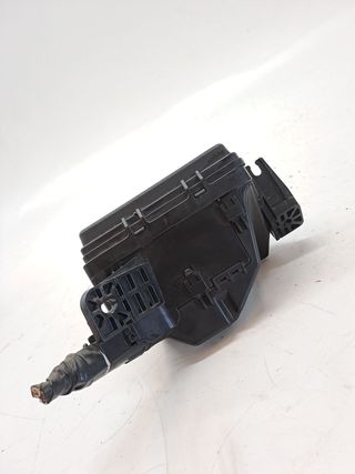 CAJA RELES / FUSIBLES TOYOTA YARIS (4)