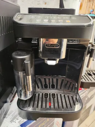 Cafetera DeLonghi Magnifica Evo Negra