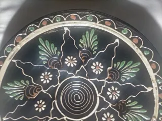 Plato decorativo pintado a mano 1970