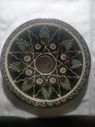 Plato decorativo pintado a mano 1970