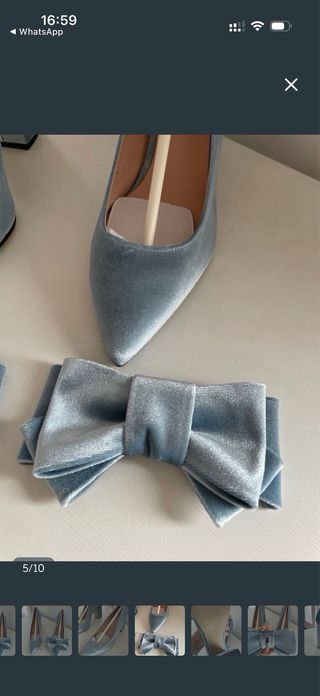 Zapatos de tacon Coosy azul claro con lazos