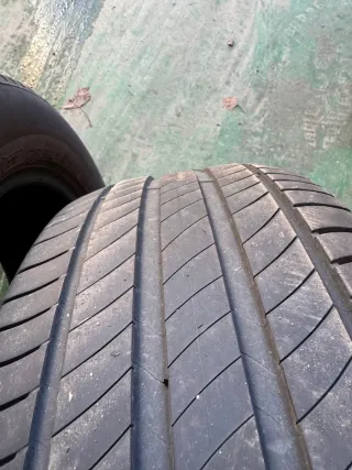 2 Ruedas Michelin 235/55R18 100V