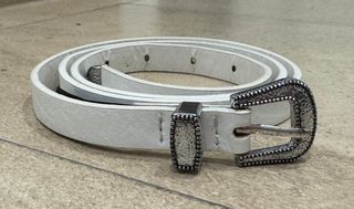 Cinturón Stradivarius Blanco y Plateado Talla 80