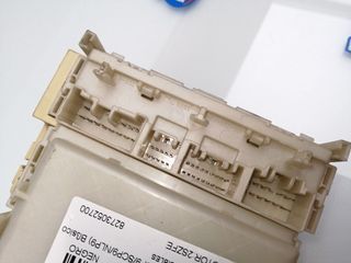 CAJA RELES / FUSIBLES TOYOTA YARIS (NCP1/NLP1/SCP1) (2)