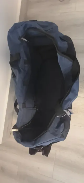 Bolsa de lona expandible con ruedas.No se envia.