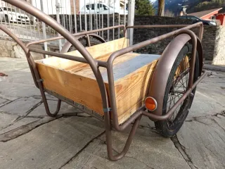 Carretto svizzero vintage a 2 ruote