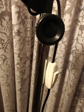 Flexo de pie articulado estilo industrial