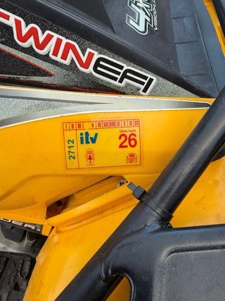 Quad Can-Am Amarillo tanbien aceptan canbios