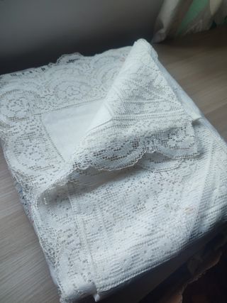 MANTEL AJUAR Bordado a Mano y Encaje 240x240 NUEVO