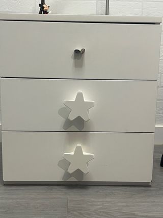 Cama con almacenaje y mesita a juego