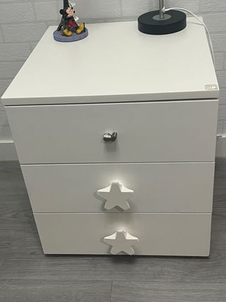 Cama con almacenaje y mesita a juego