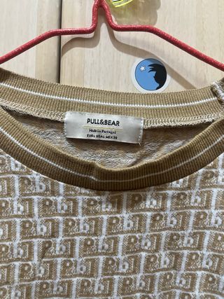 Camiseta Pull&Bear beige y blanca talla M