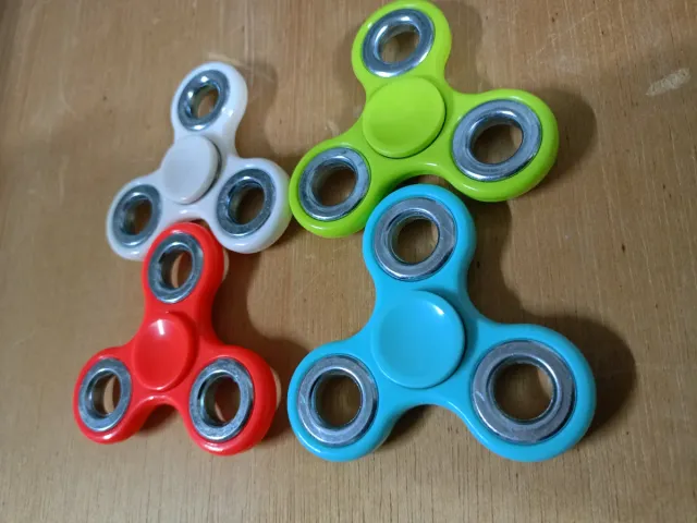 Lote 10 Spinners Colores Variados