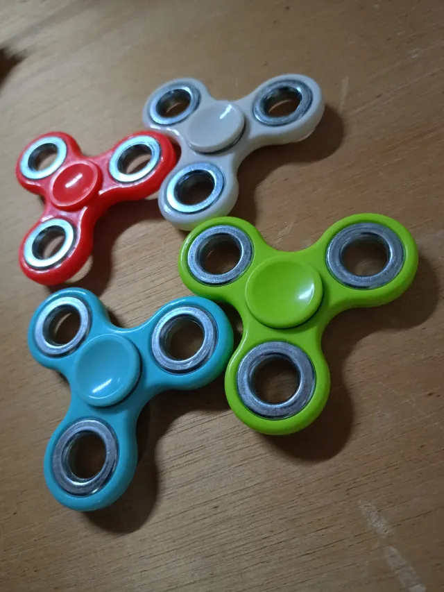 Lote 10 Spinners Colores Variados