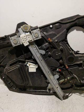 ELEVALUNAS DELANTERO DERECHO FORD FIESTA BERLINA (2)