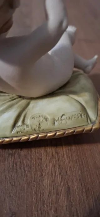 Putto Benacchio in porcellana