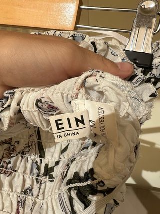 Top banda blanco flores