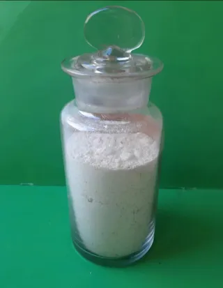 Antiguo bote de farmacia