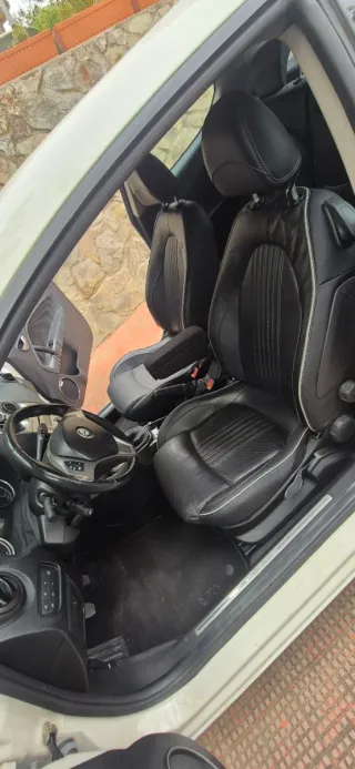 Alfa Romeo MiTO 2010 1.6 diesel 120cv interior cue