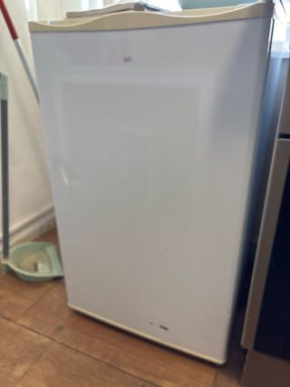 Congelador bajo encimera blanco