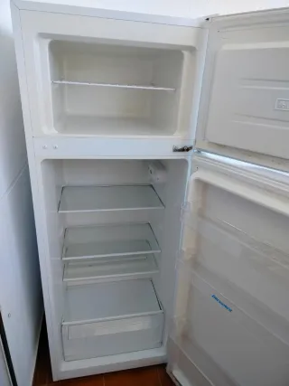 Nevera con congelador Benavent