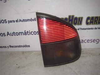 PILOTO TRASERO DERECHO RENAULT SAFRANE (B54)