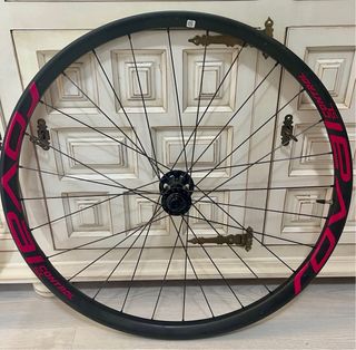 Ruedas Roval Traverse Carbono