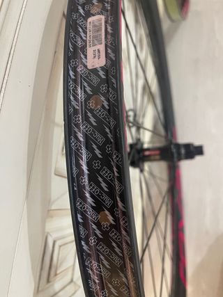 Ruedas Roval Traverse Carbono