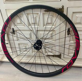 Ruedas Roval Traverse Carbono